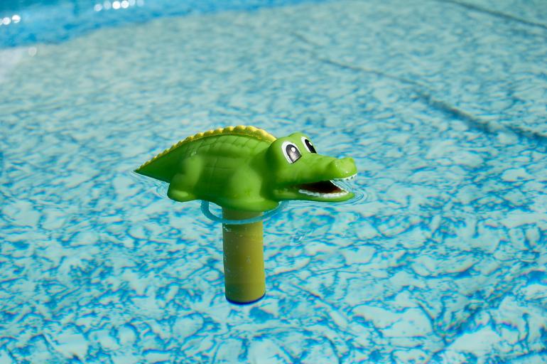 bazénový teploměr – krokodýl